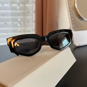 Dezi On Read Black sunglasses with gold detail
